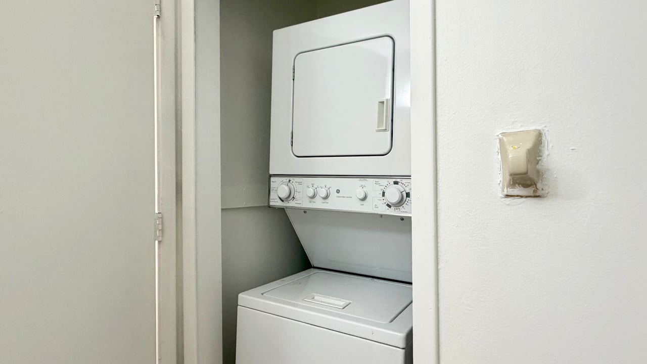 Spacious Ground-Floor Apartment for Lease in Winter Springs