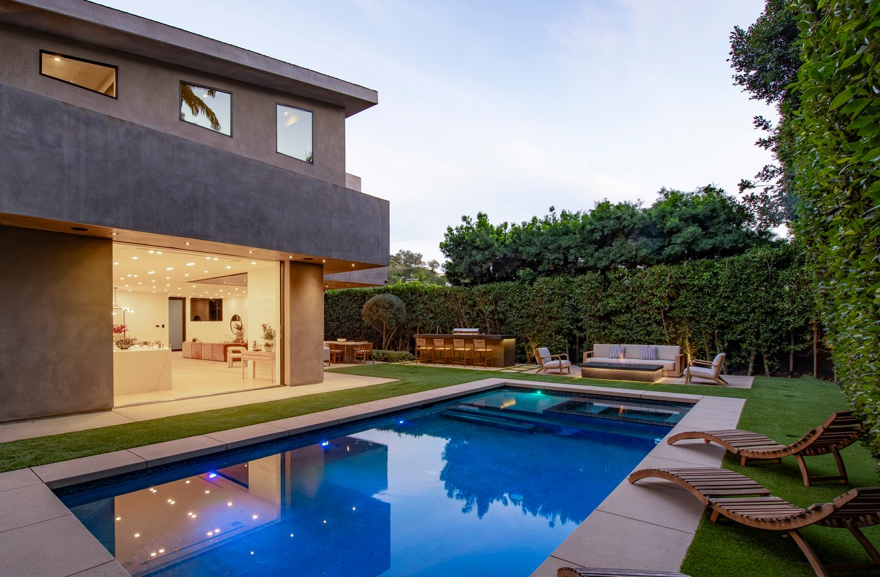 1845 Coldwater Canyon Dr