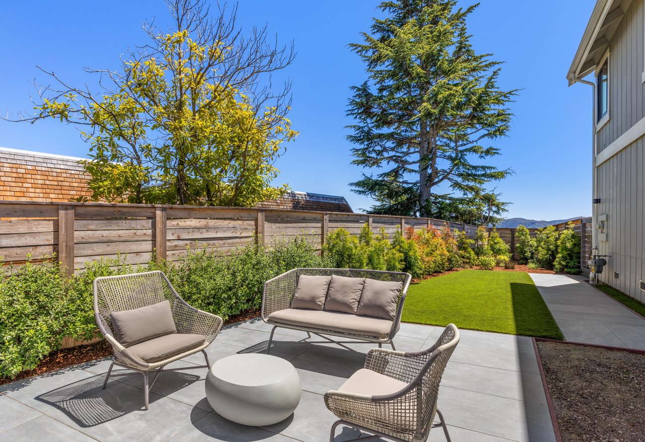 Stylish View Home on a Cul-De-Sac