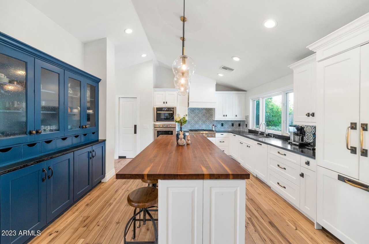 Just Sold: 4474 E Calle Del Norte