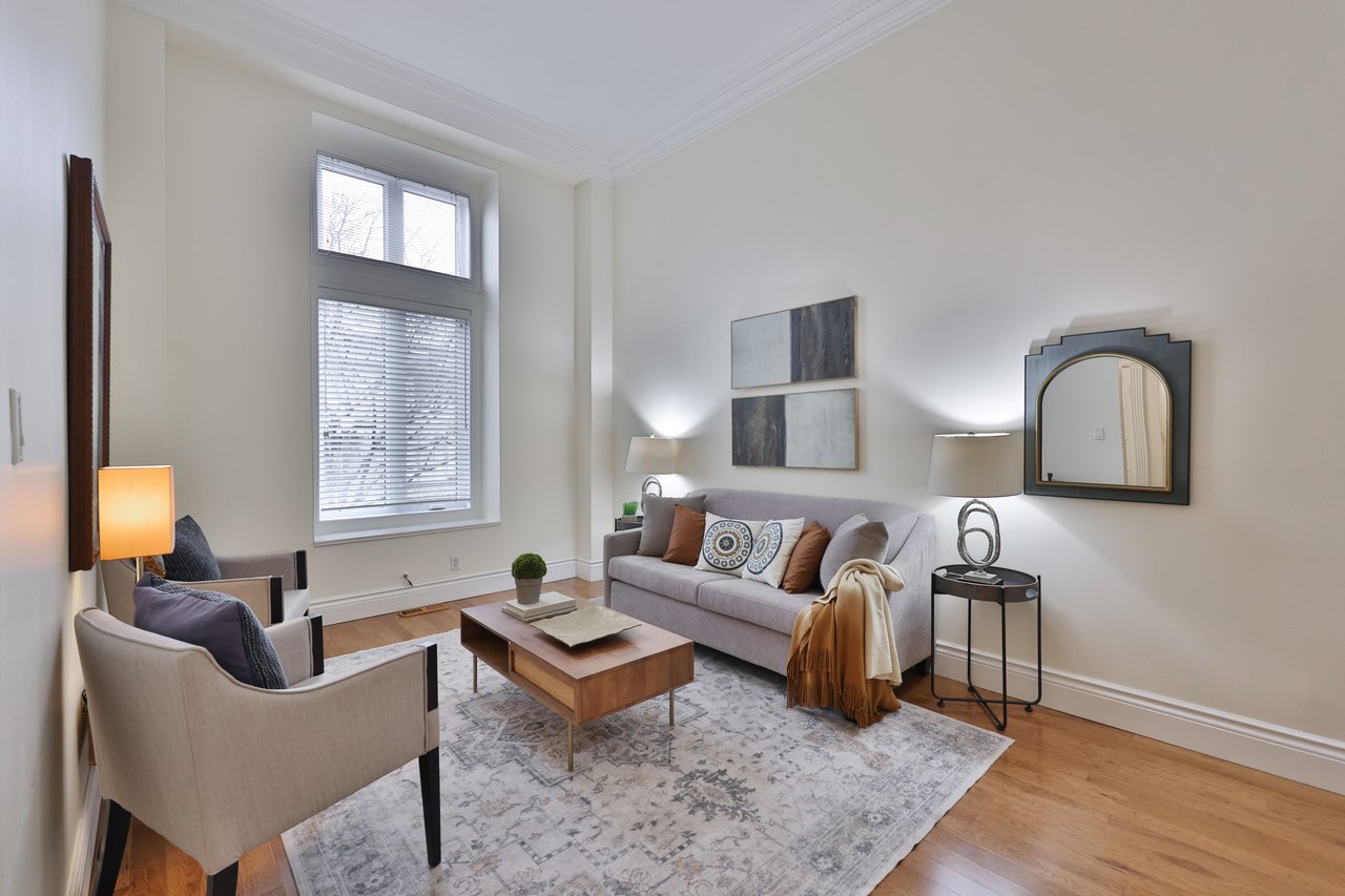 86 Forsythe Street, Oakville