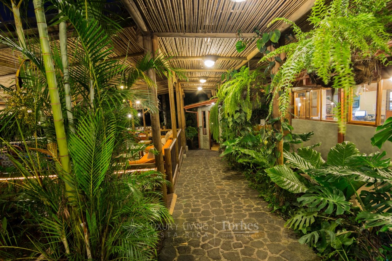 20646 - Boutique Hotel for Sale in the Mountains of Heredia