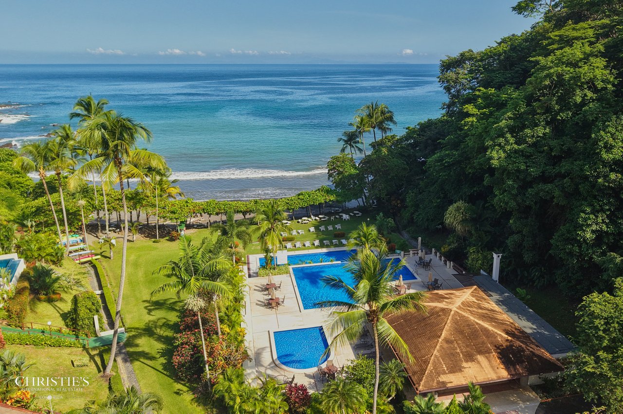 Exquisite Corner Townhouse with Panoramic Ocean Views – Faro Escondido