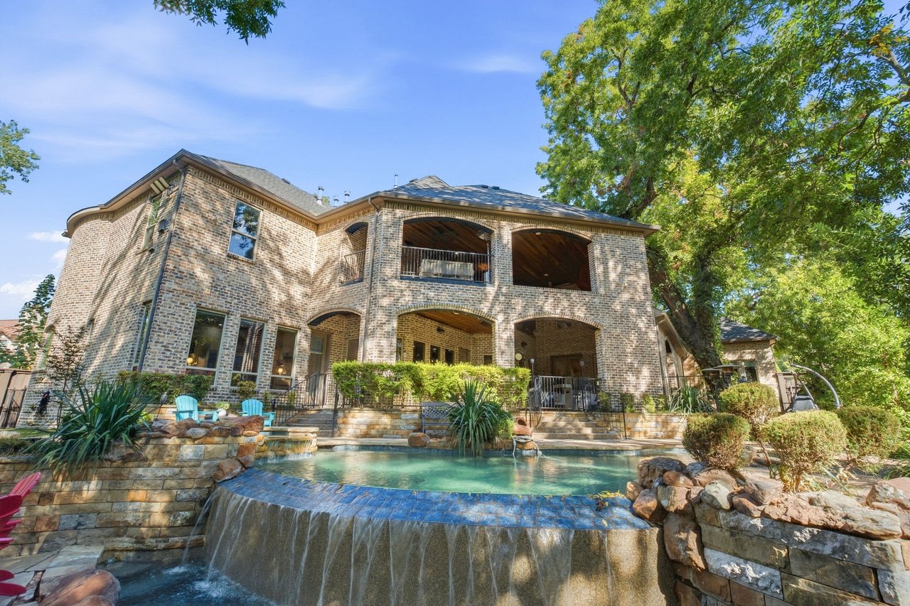 1700 Surrey Lane