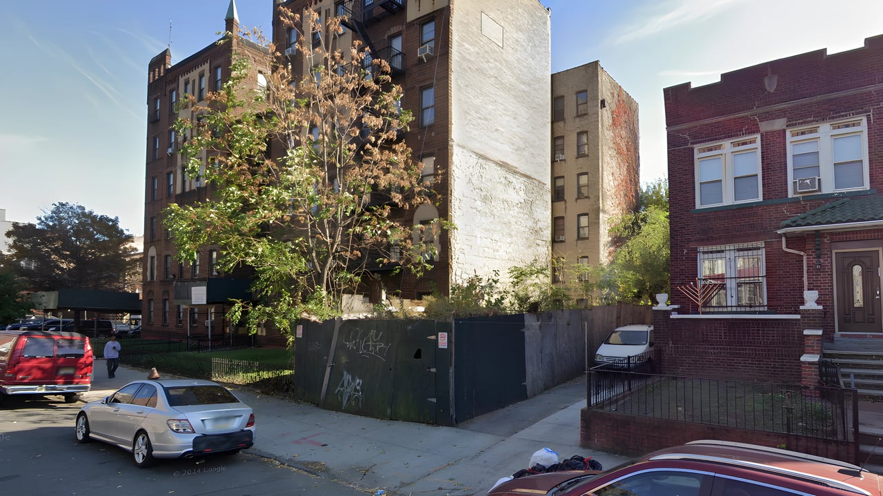 704 Lefferts Ave