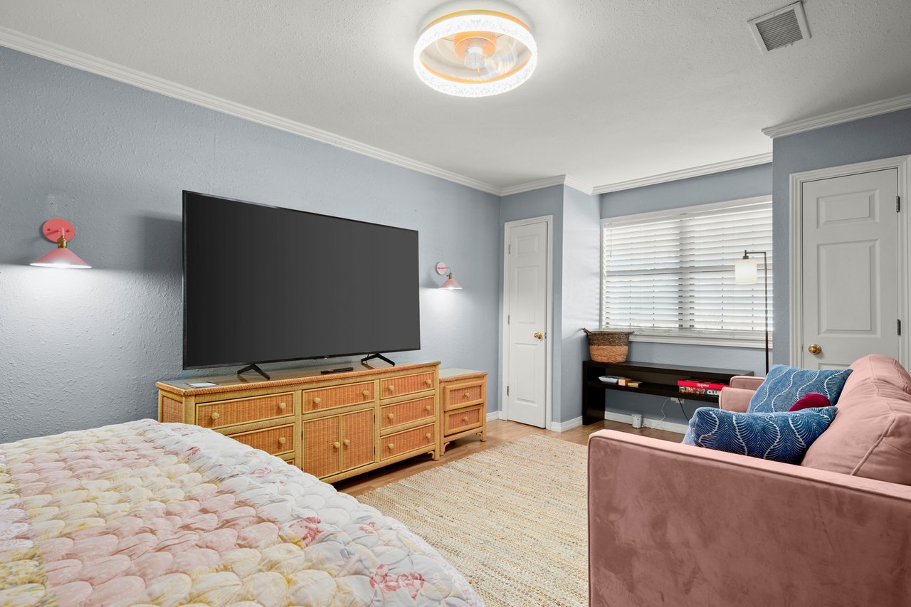 Bloom & Float Getaway 🌸 | Pool Home 5mi to SoCo