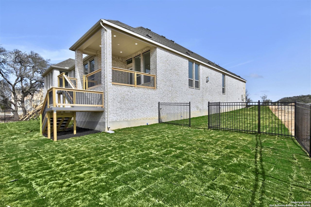 409 Dulce Vista