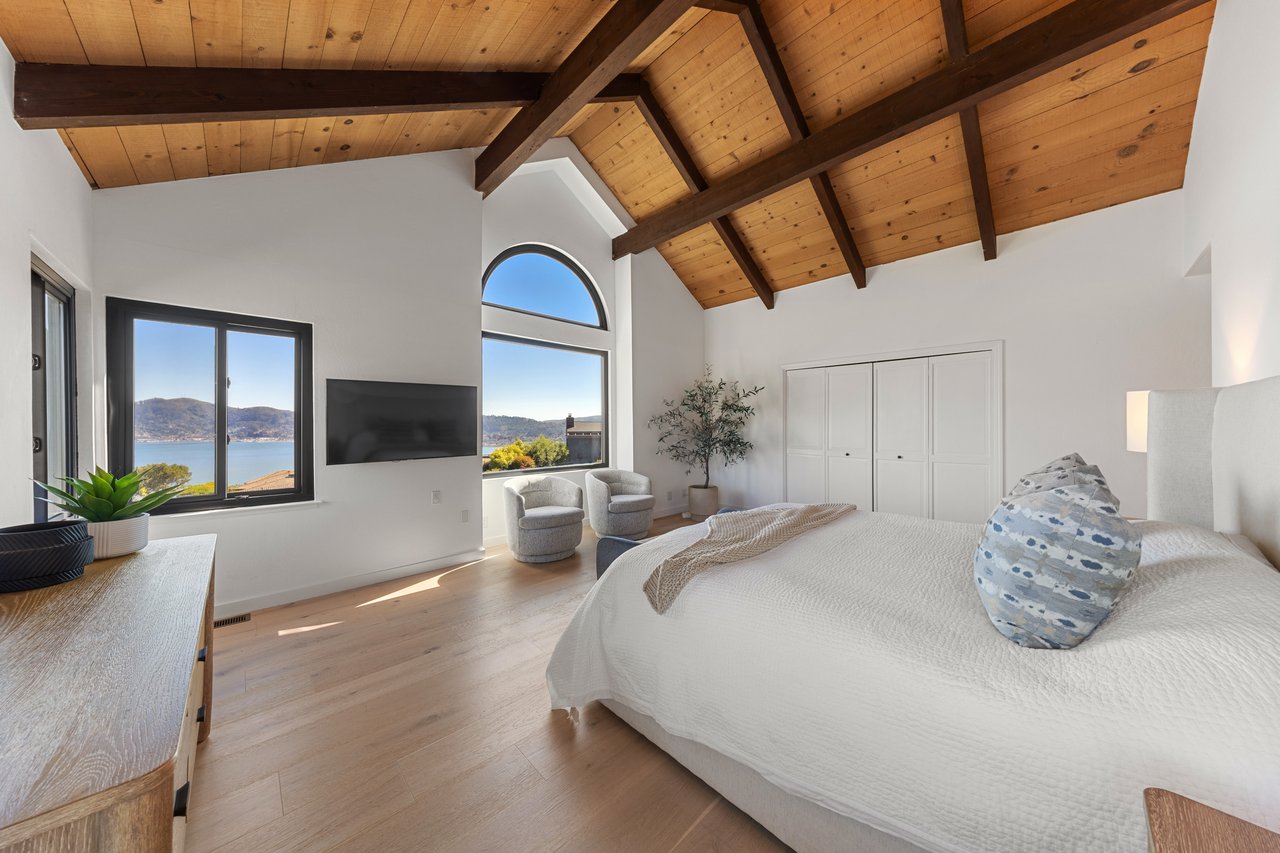 Stylish View Home on a Cul-De-Sac