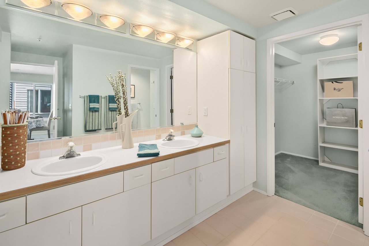 2125 California Ave SW, #202