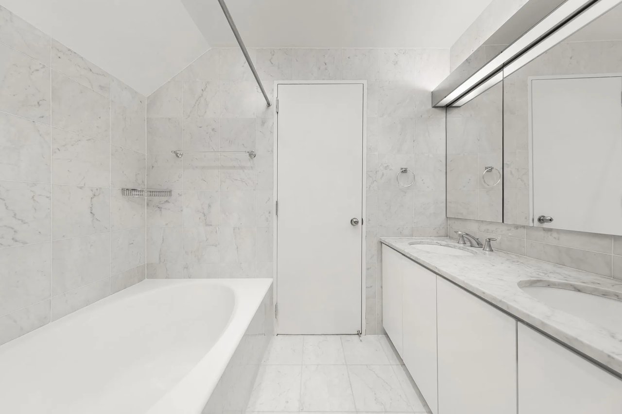 232 E 67th St Maisonette