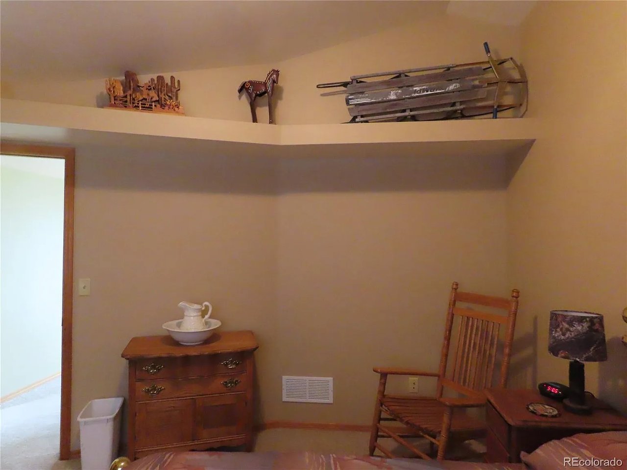 1051 Spring Valley Ln