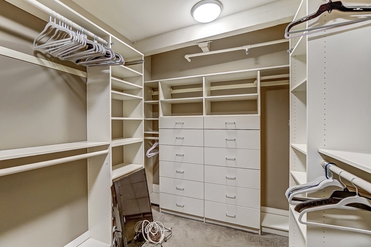 26 E 6th St. (3 units available.) #702, #802 #803