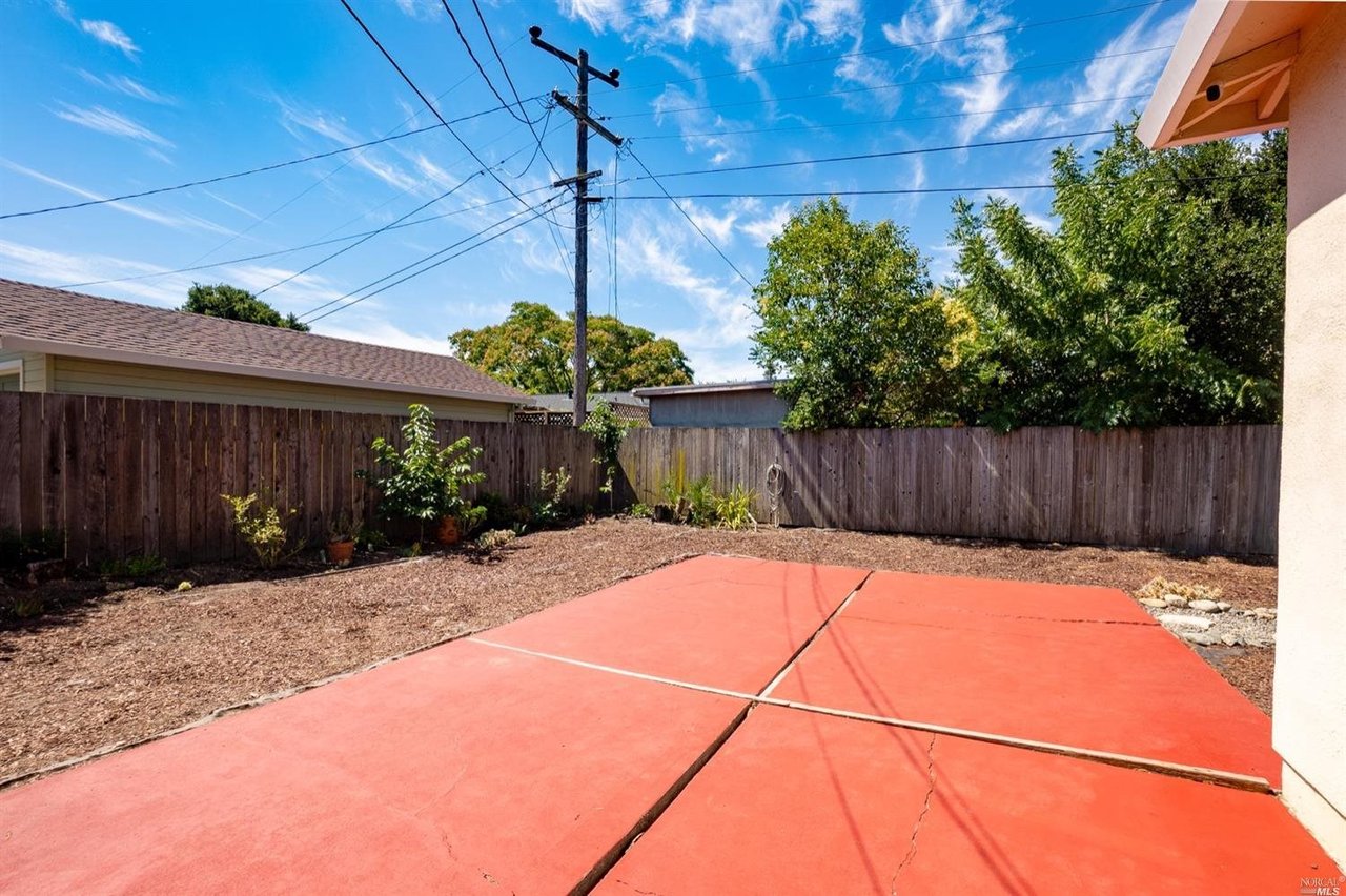 6 Boulevard Ct