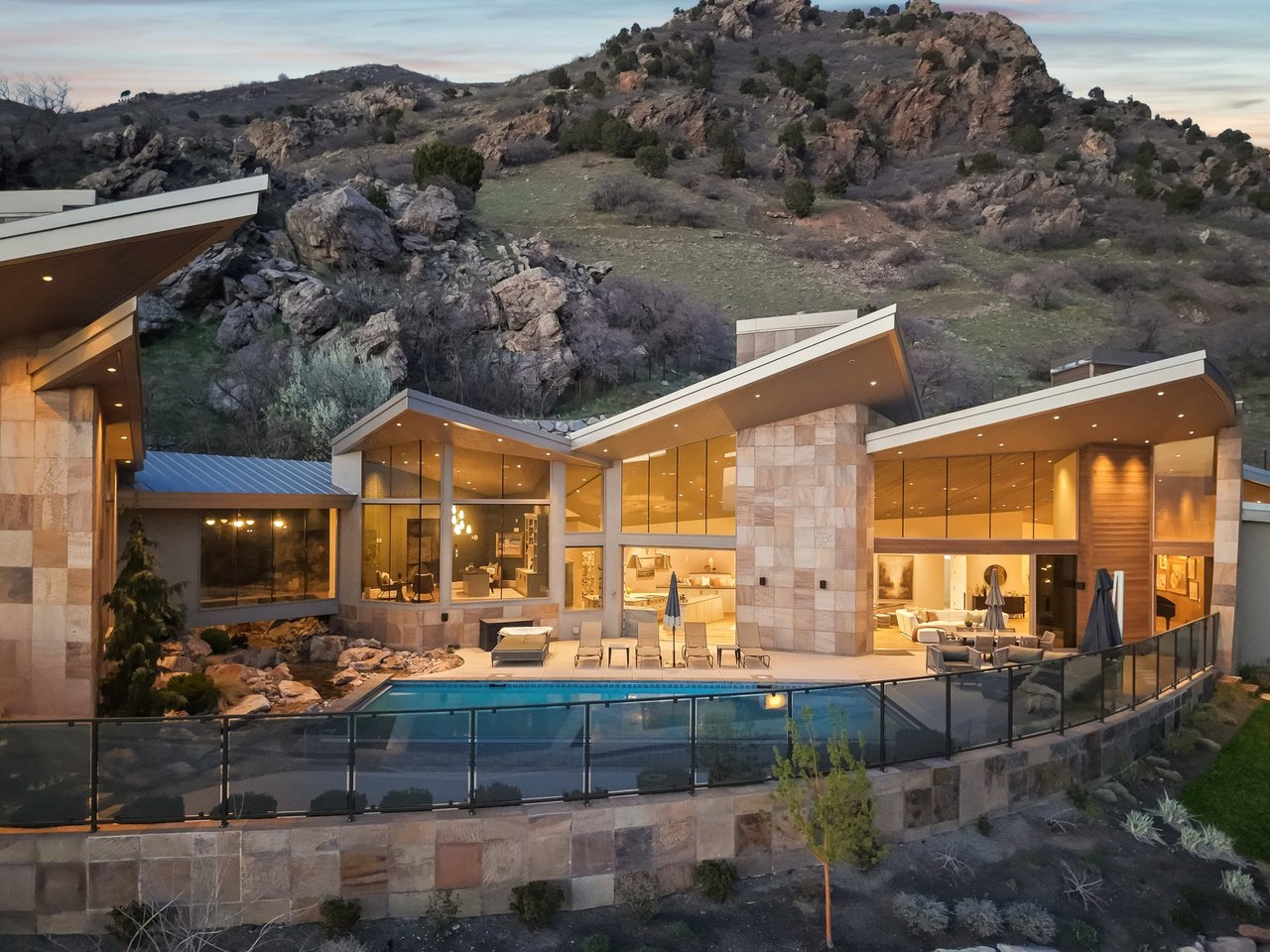 4141 E Canyon Estate Dr