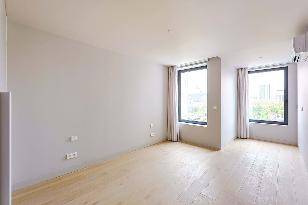 Stylish 2-Bedroom Apartment in the Heart of Lisbon with Exceptional Amenities