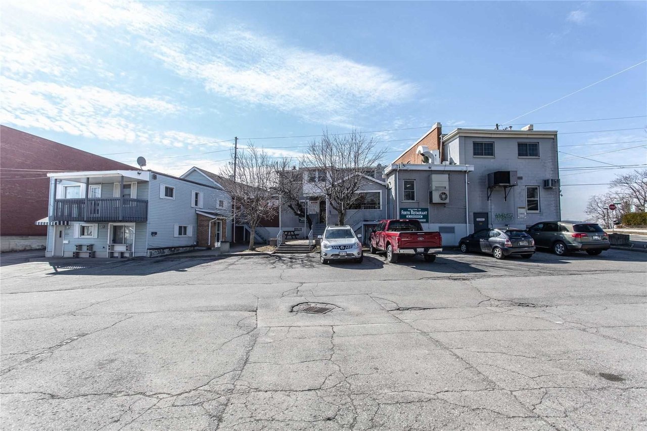 135-137 Queenston Street
