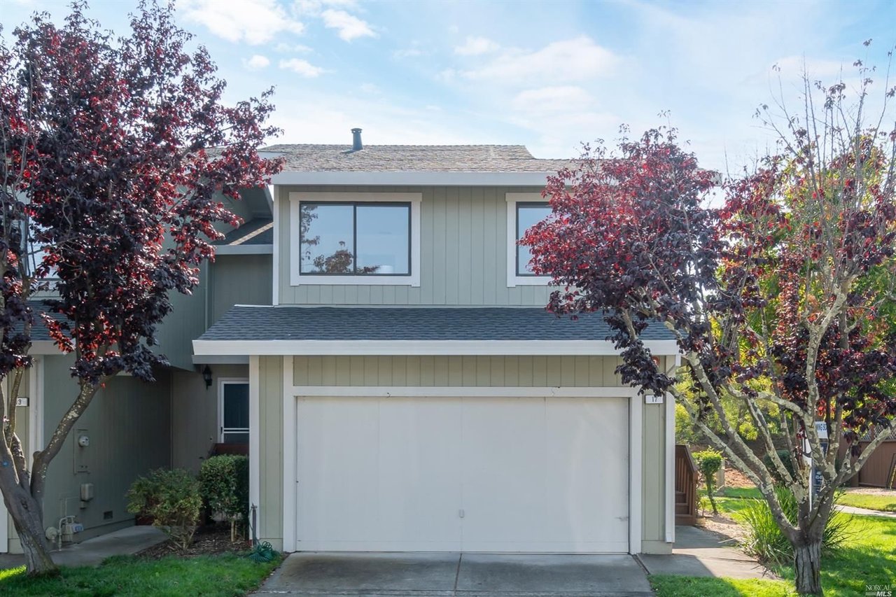 17 Cedarwood Ln