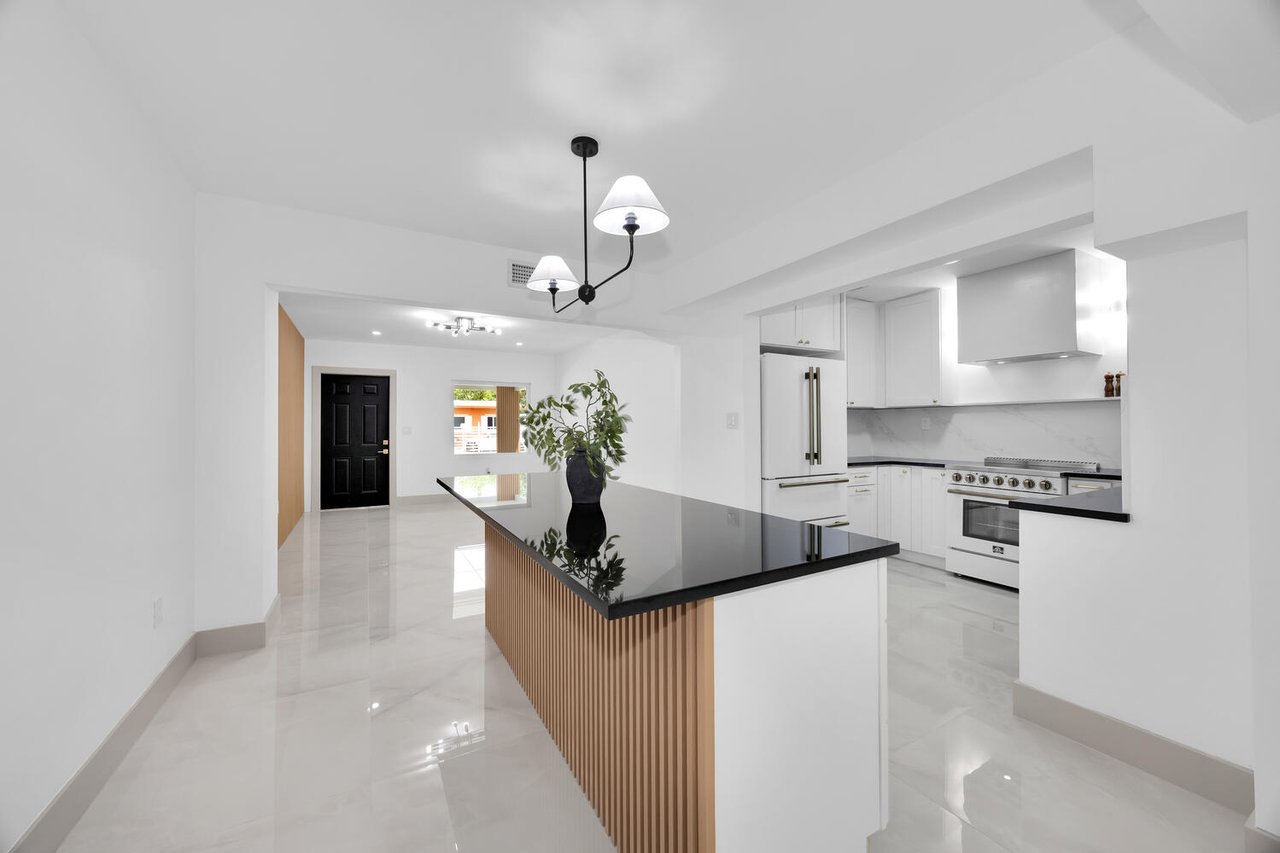 Fully Renovated 4-Bedroom Home Minutes from Coral Gables