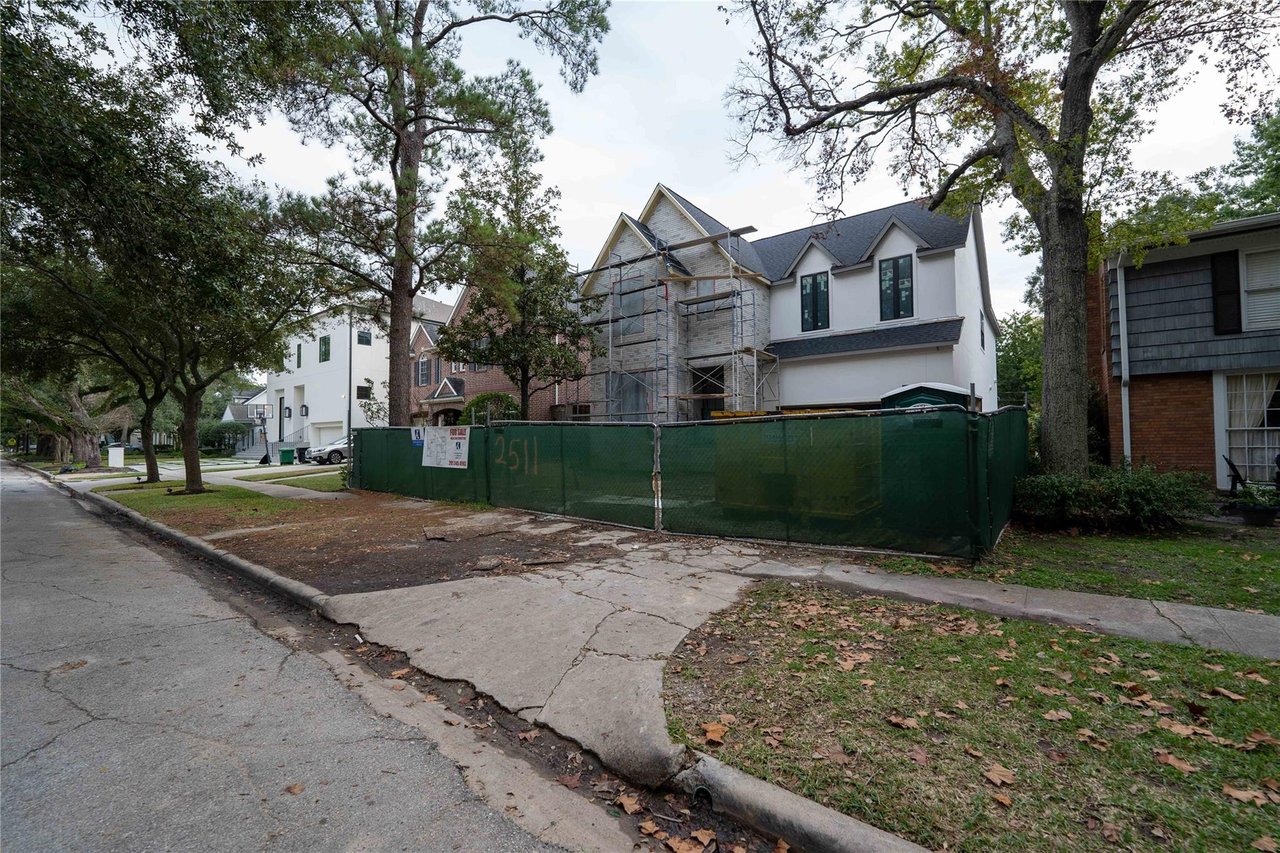 2511 Addison Rd