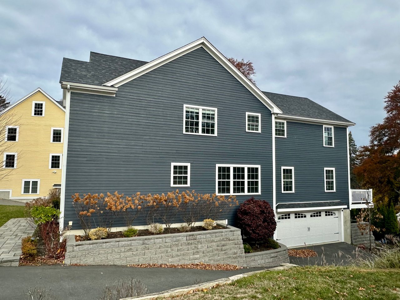 53 Old Mystic St, Arlington