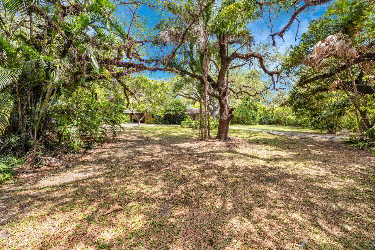 74,052 SQFT Lot in Coconut Grove