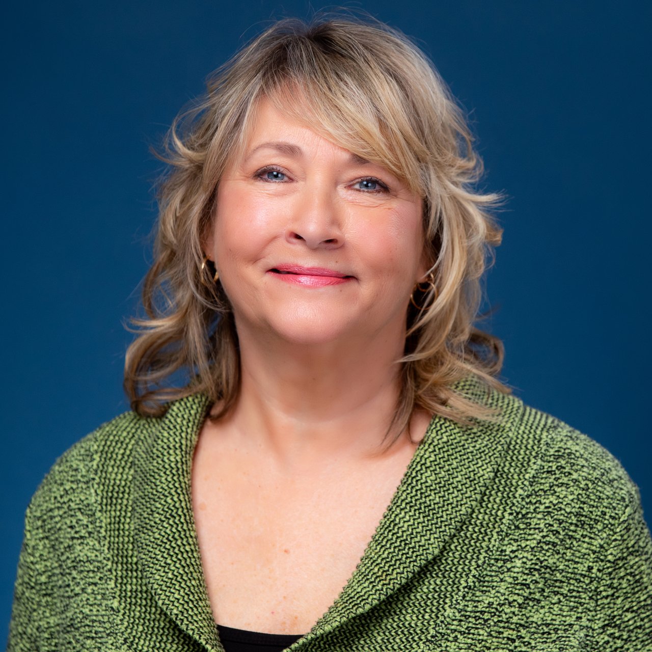 Julie Senecal Saugerties, NY Real Estate Agent Headshot