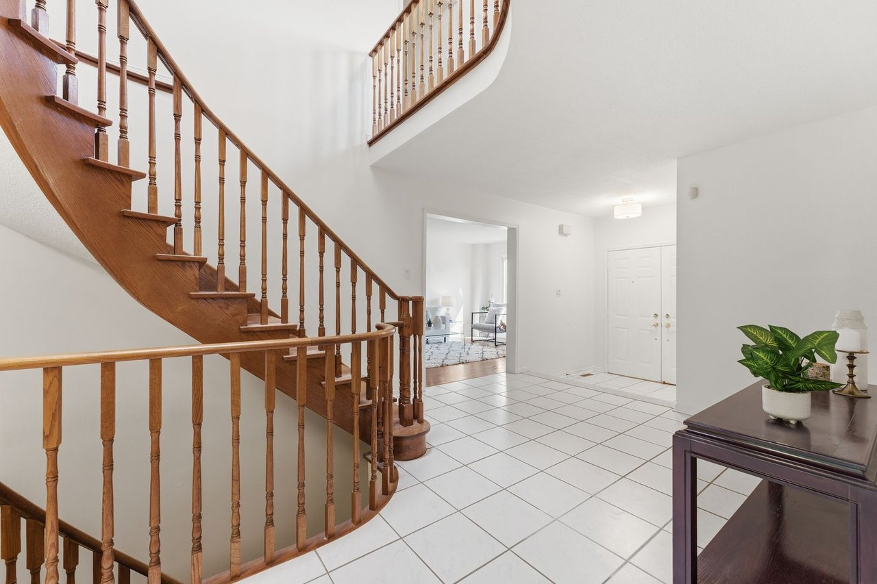 5211 Micmac Cres