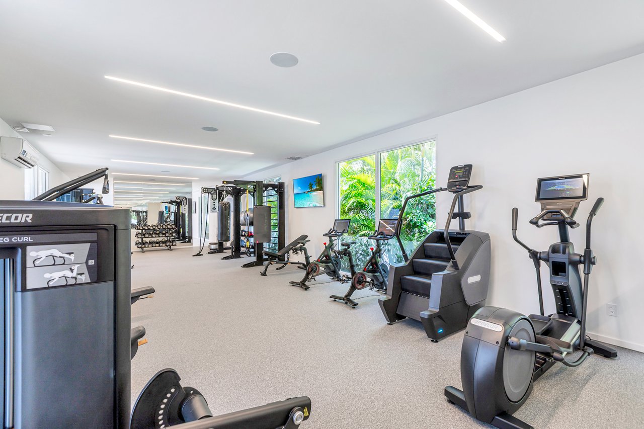 Beach Haus Bal Harbour Residences