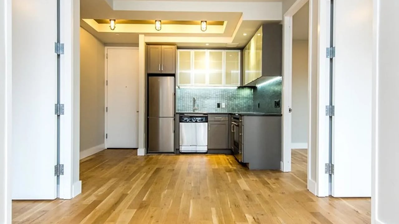 185 Leonard St 3A
