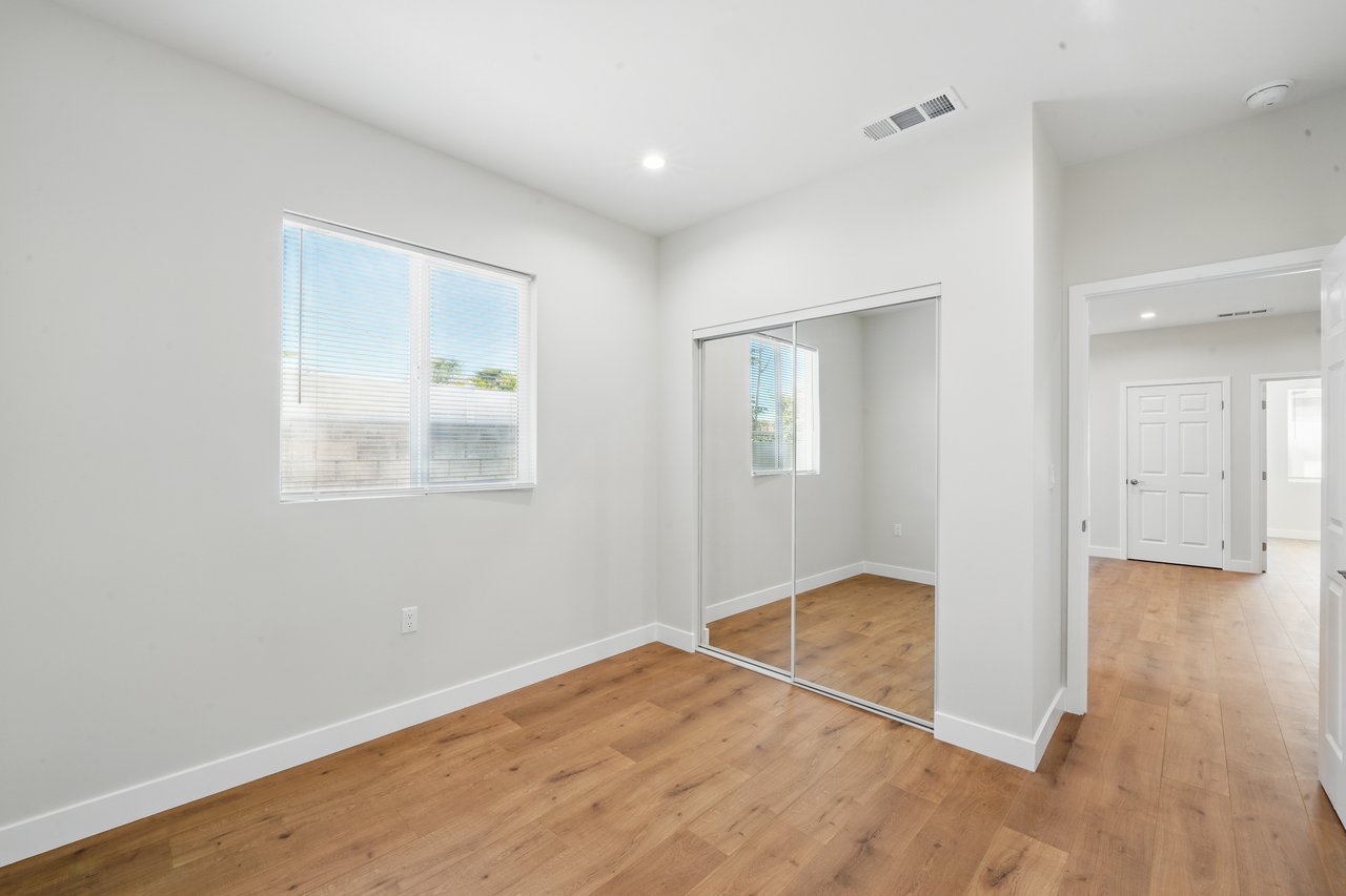4 Units in North Hollywood