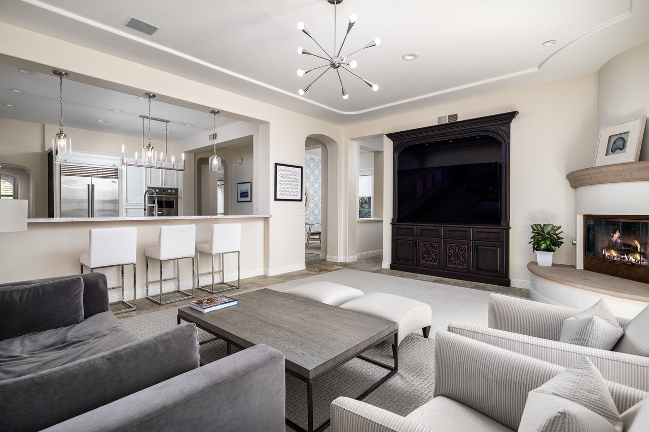 MODERN LIVING IN MIRASOL