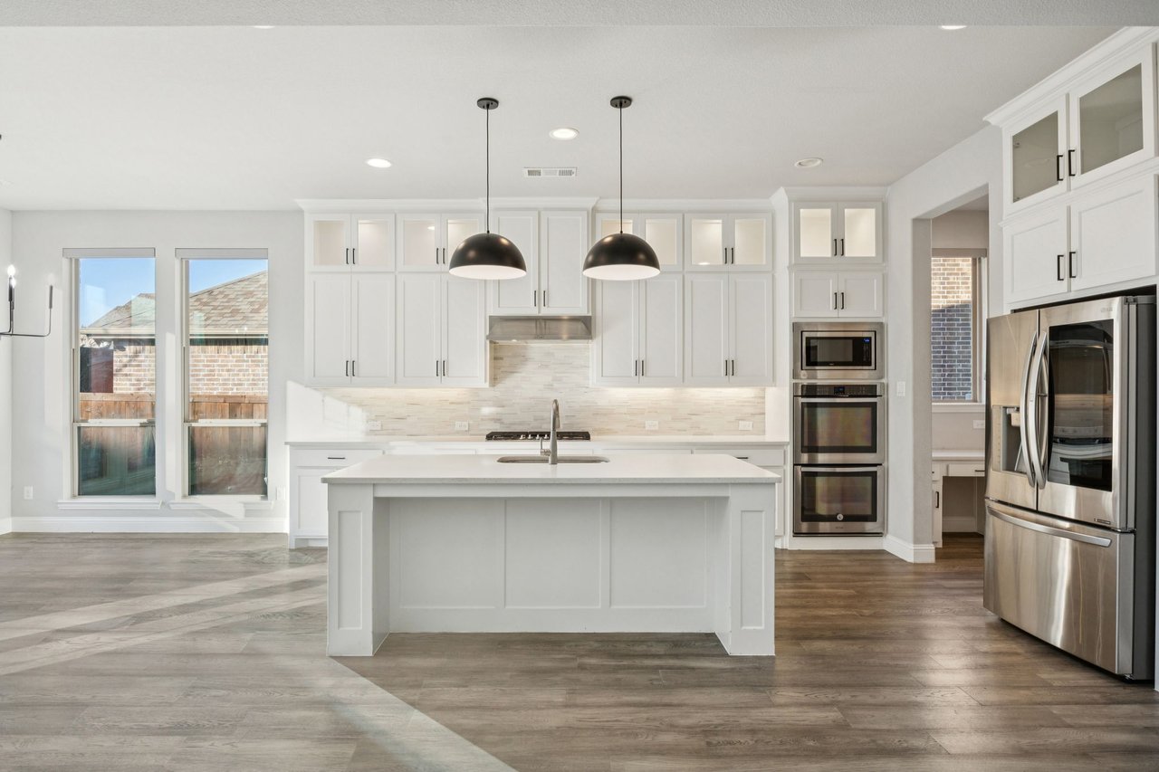 1001 Grassy Shore Ln