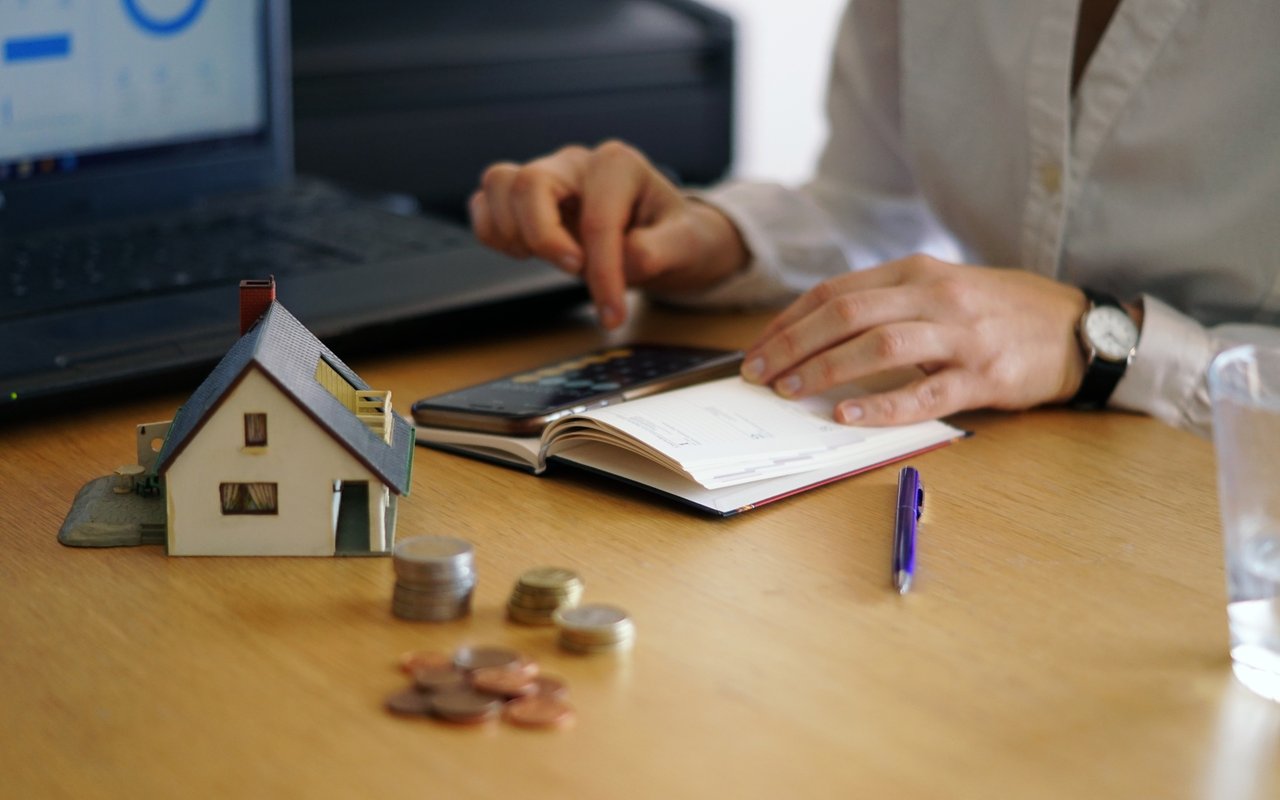 5 Uncontrollable Factors That Affect Home Prices