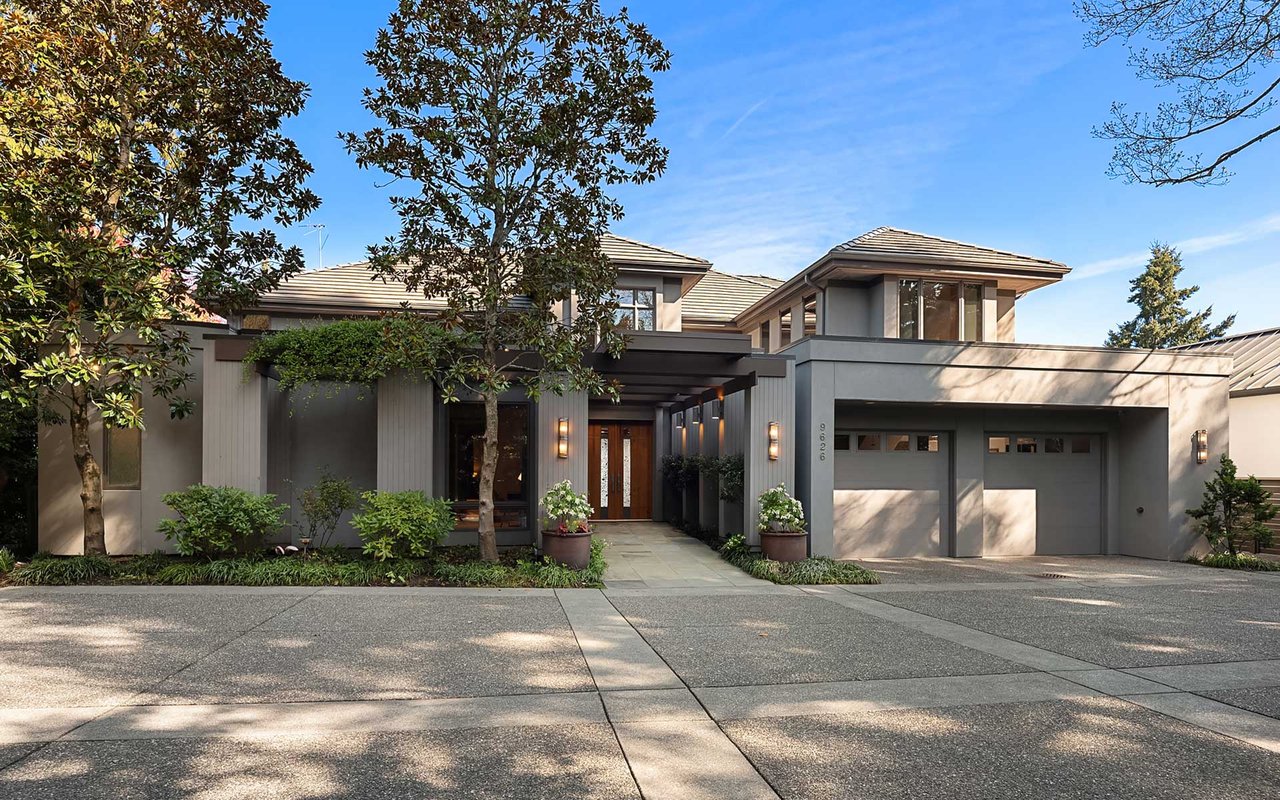 Northwest Contemporary Style on Mercer Island’s Cherished North End