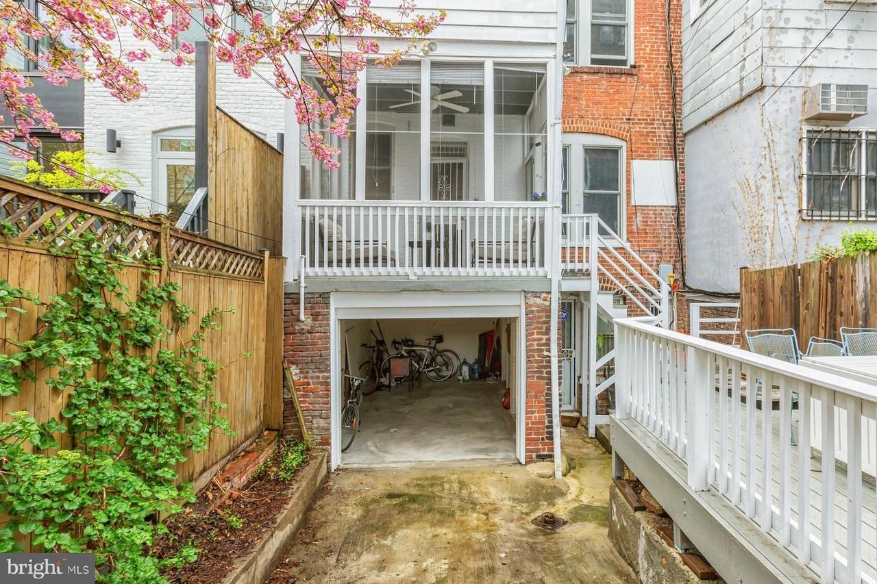 1700 Lanier Pl NW