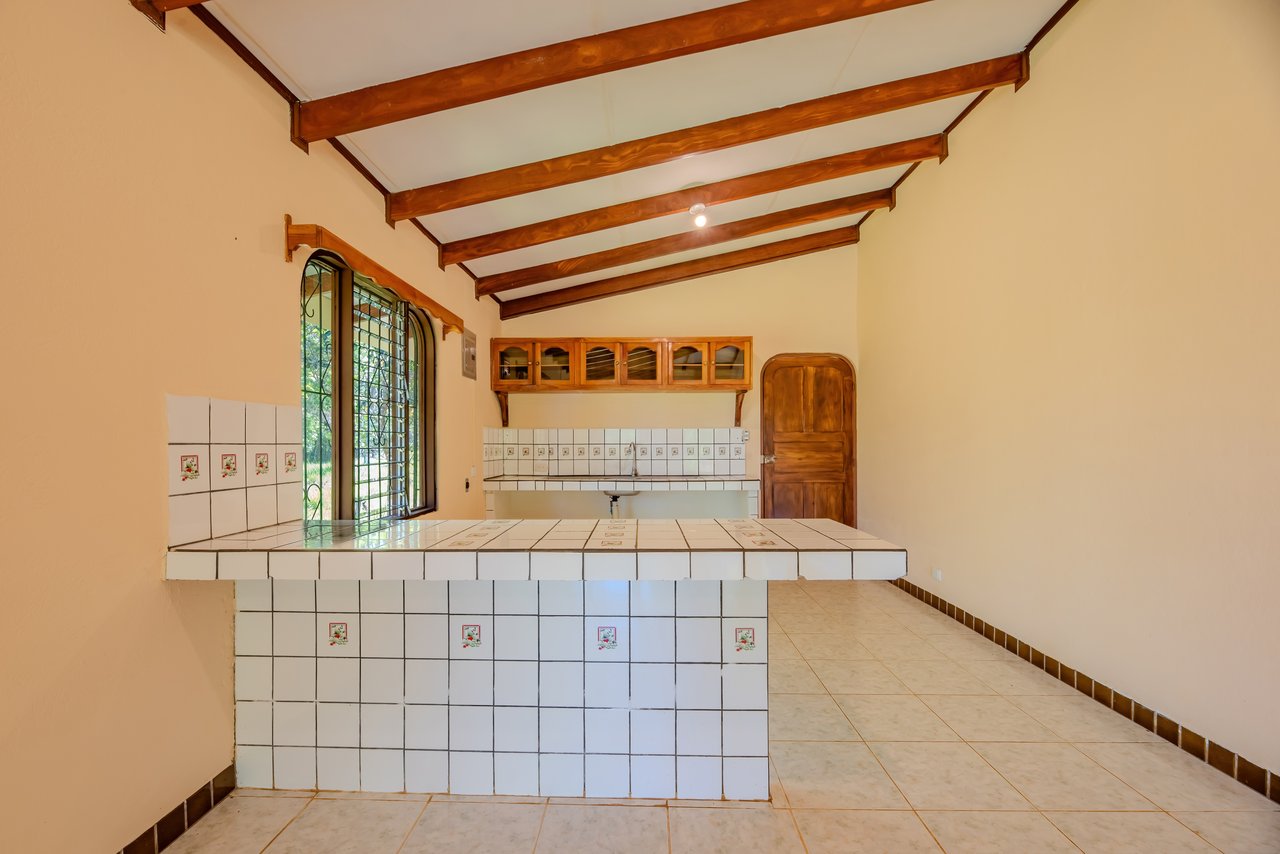 Vista Serena, beautiful House surrounded by nature in Villa Nueva de Quepos