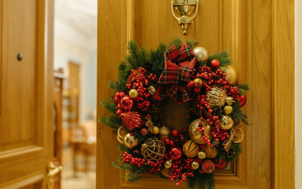 Crafting The Perfect New England Holiday Wreath: A Festive DYI Guide