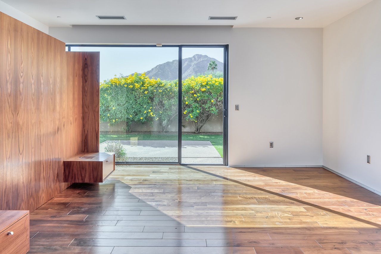 5434 E Lincoln Drive 50