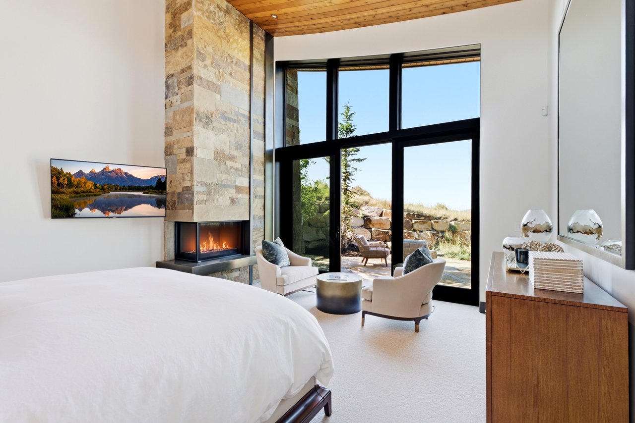 Top-of-Promontory Architectural Estate — Furnished & Turnkey - Front-Row Mountain Views
