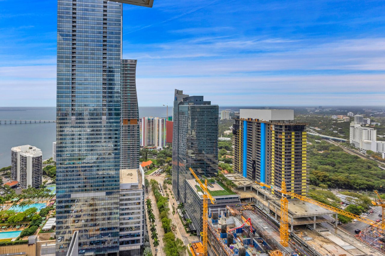Luxury Penthouse for Lease in Brickell