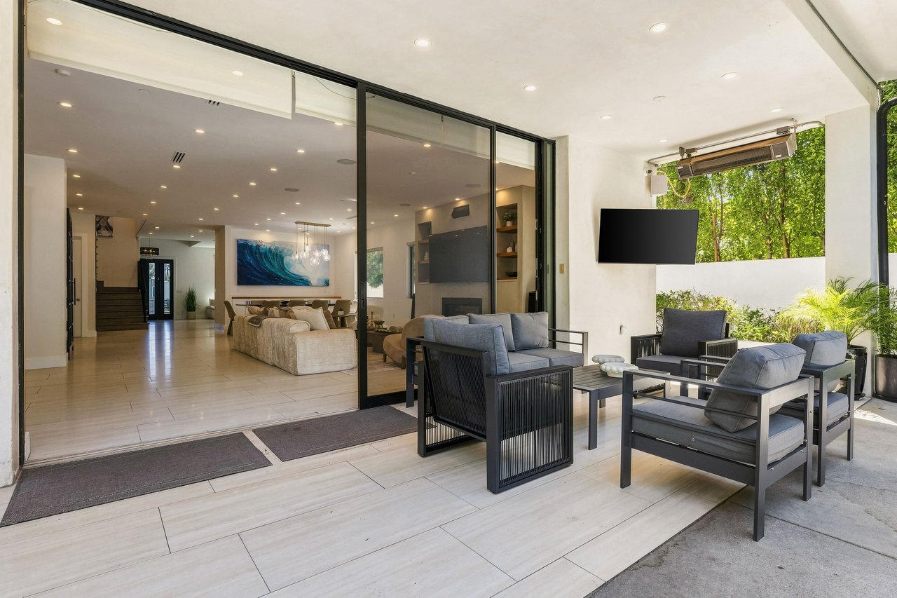 Hesperia Ave, 91316