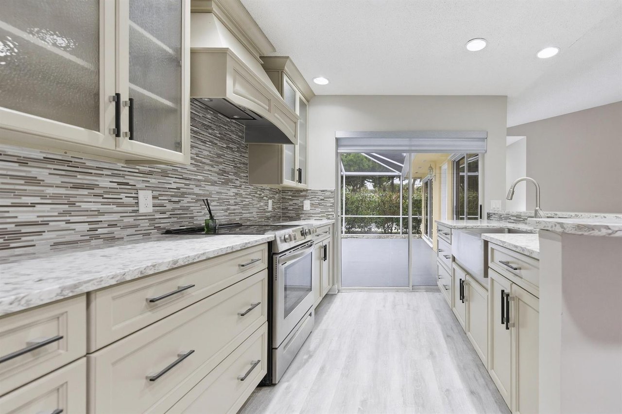 4904 Lake Catherine Dr