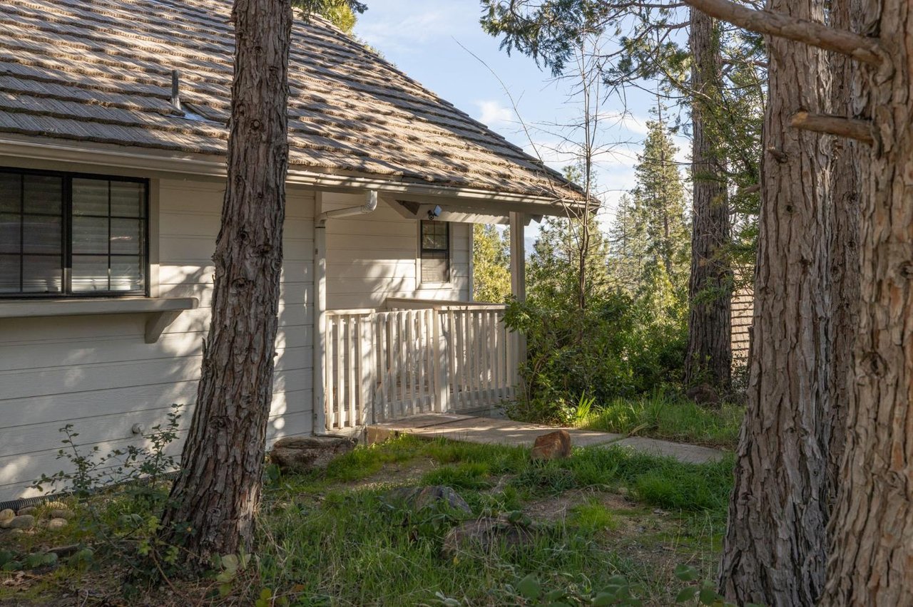 50850 Smoke Tree Trl, 