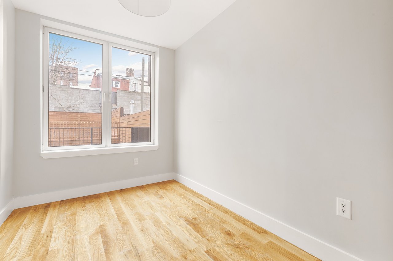 371 LINCOLN Road 1