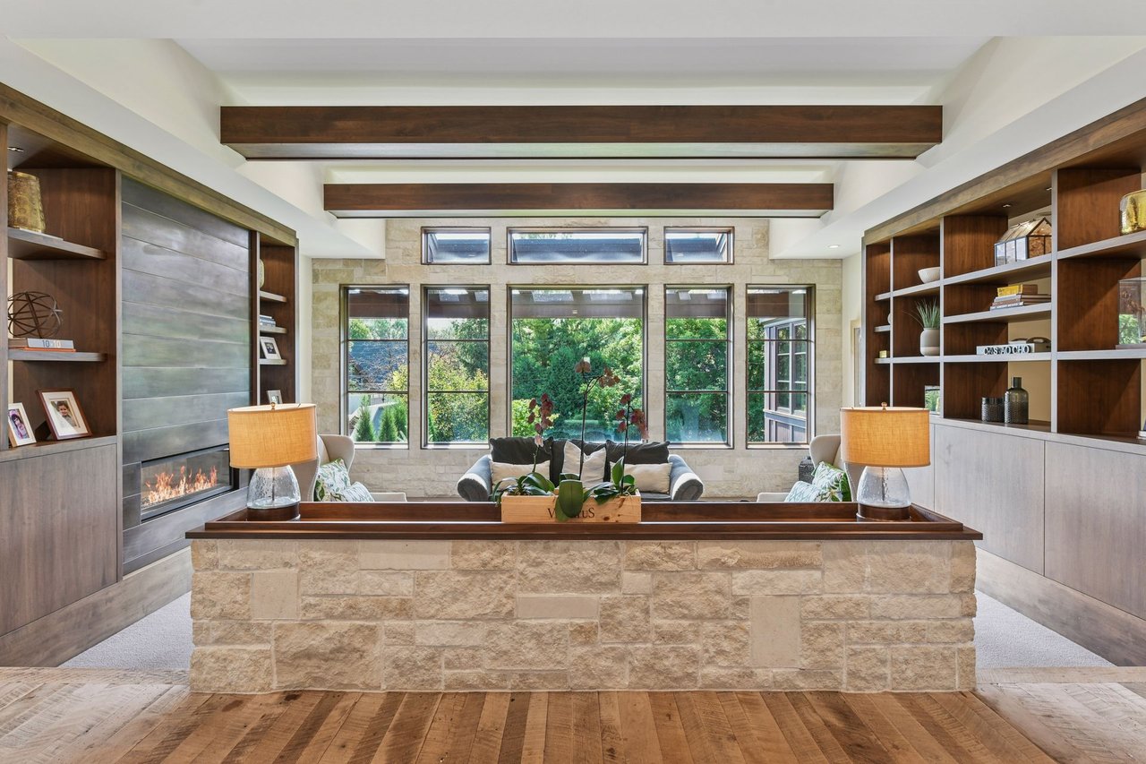 8 Circle W, Edina