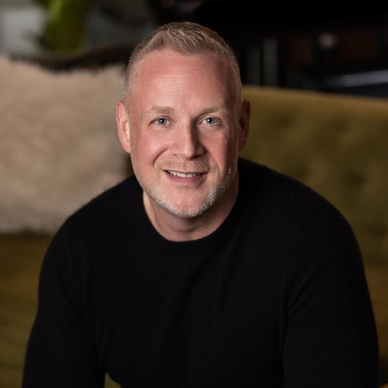 Shey Gladstone  Portland, OR Real Estate Agent Headshot