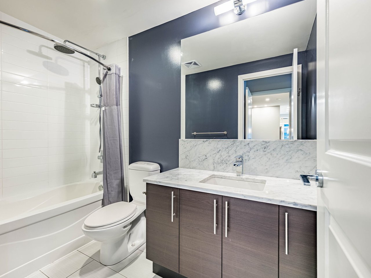 83 Redpath Avenue 407, Toronto C10, ON