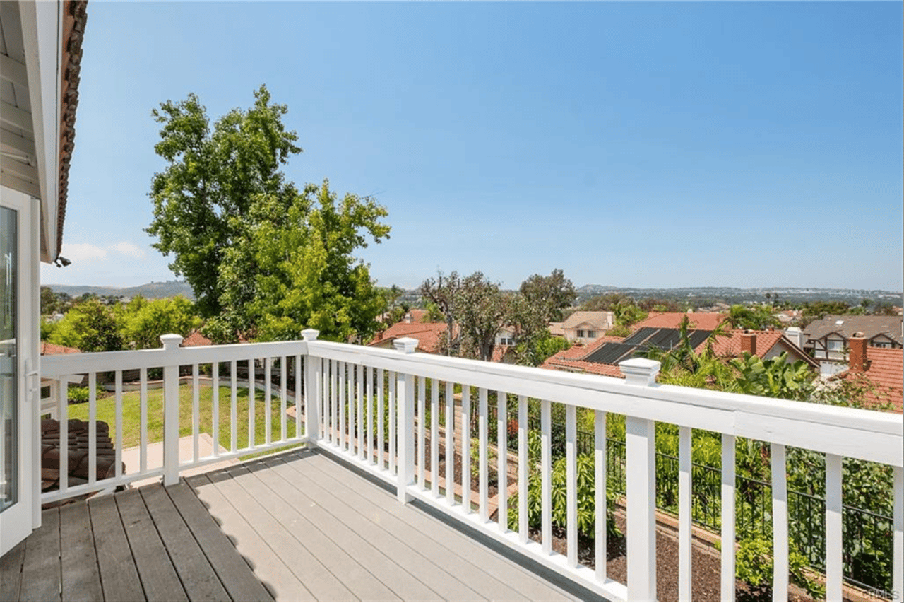 23921 Catbird Court