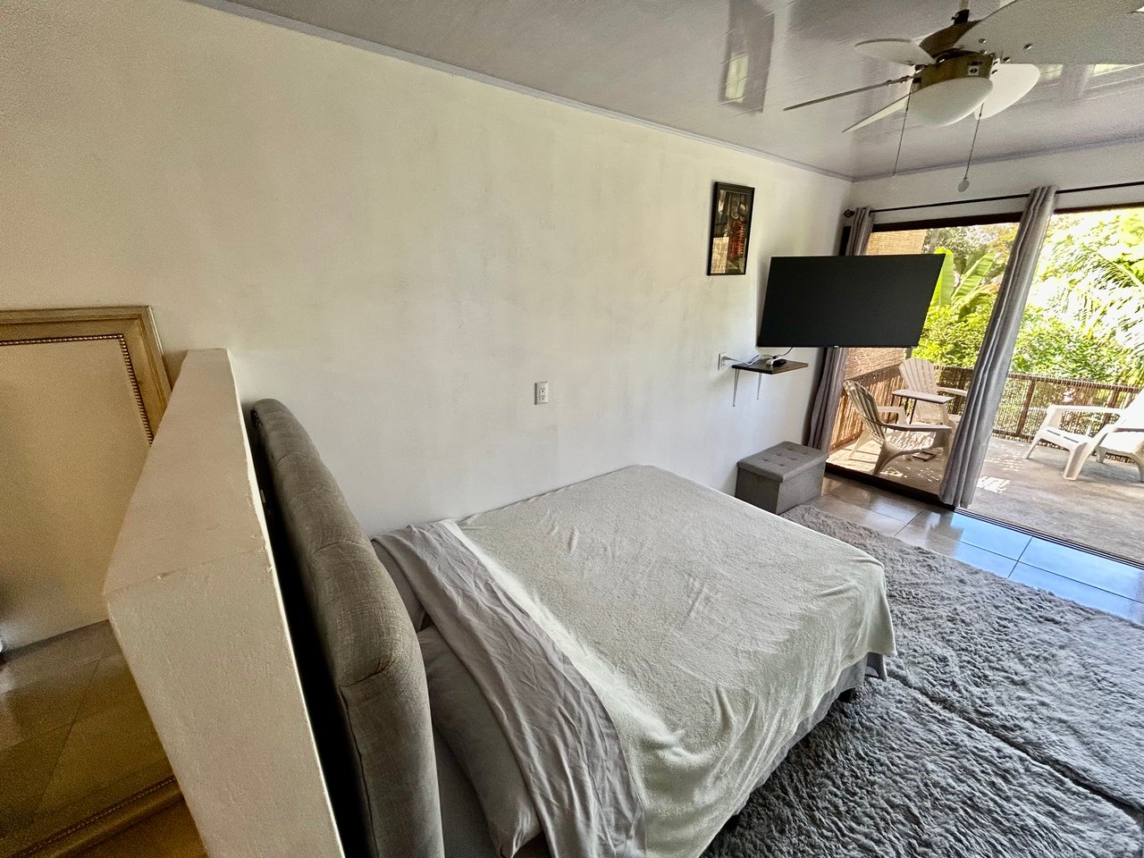 Hatillo Breeze, 2 Bedroom Home on 1,311m2 of usable land and year round creek!