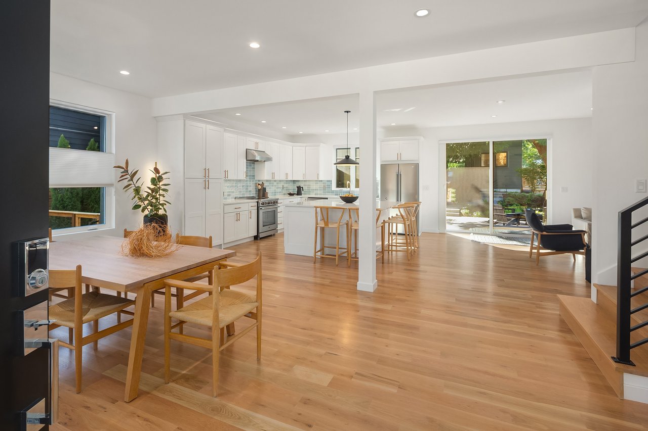 10419 & 10421 41st Avenue SW